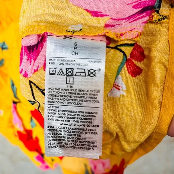 Old Navy yellow floral Hawaiian blouse size small - Picture 7 of 7